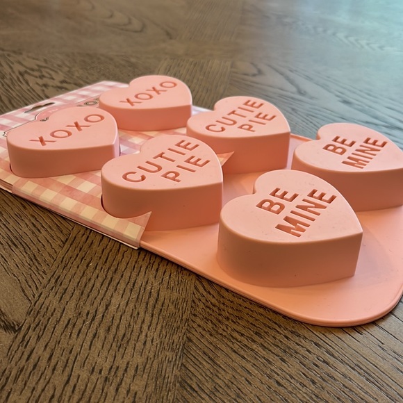 Masterclass Silicone Heart Shaped Mold Valentine’s Day Bakeware Pink Candy - Picture 3 of 3